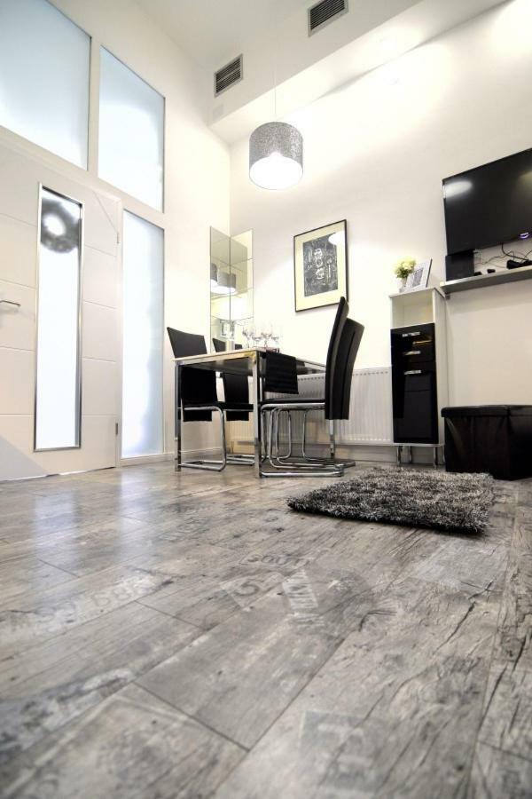 Lea Apartment - Free Parking In Front For 2 Cars Zagreb Exterior foto